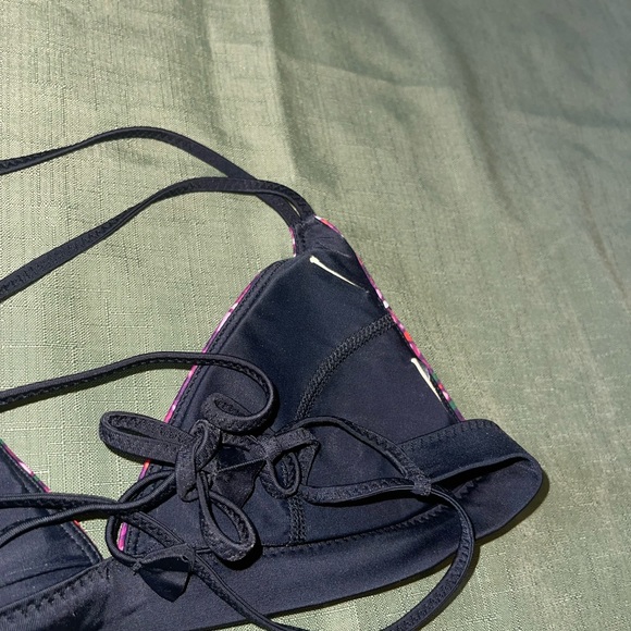 Lululemon Tidal Flow Triangle Top Paradise Camo Multi / Black - Picture 6 of 6